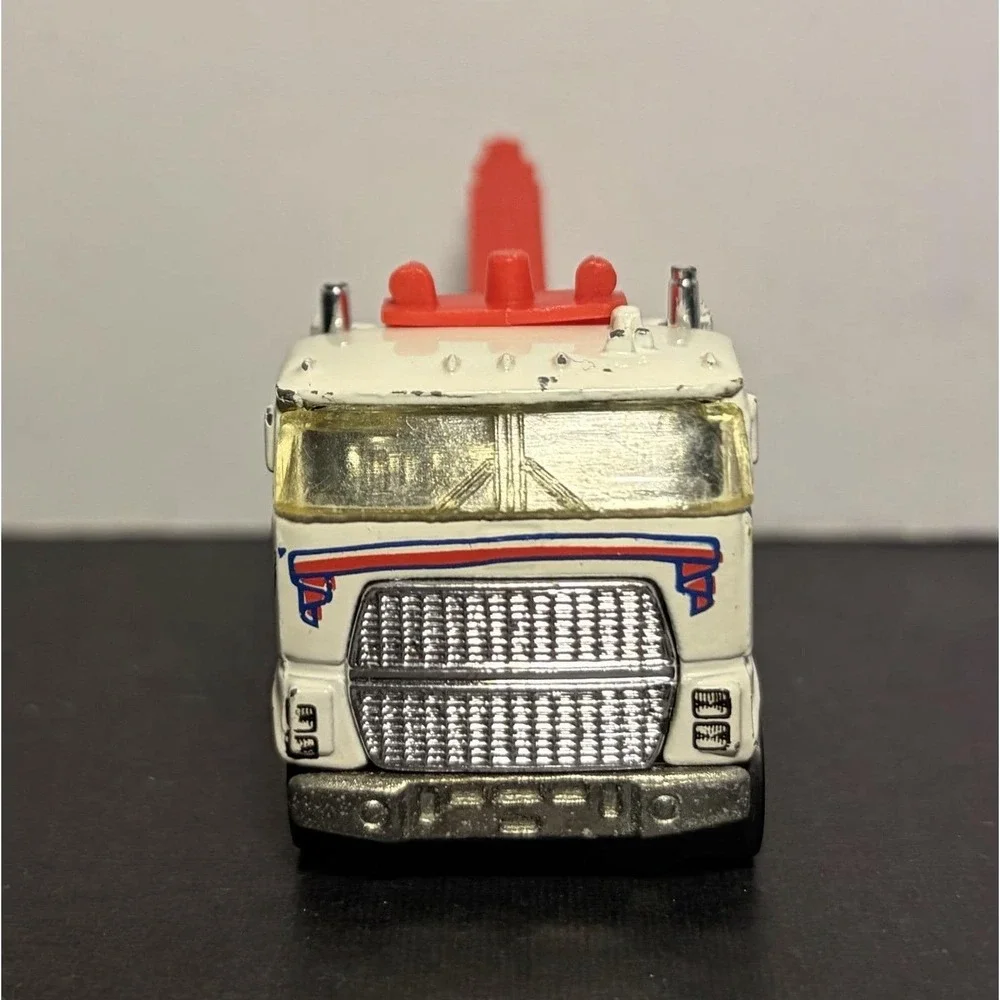 Hot Wheels Workhorses Rig Wrecker Tow Truck Vintage Die Cast Metal Vehicle 1981
